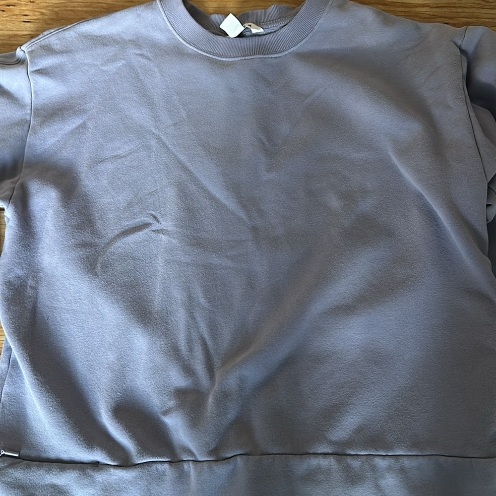 Athleta women’s size small cropped shirt lavender sweatshirt Crewneck - Picture 2 of 6